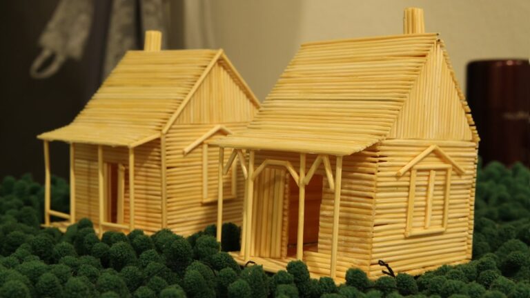 Crea una mini casa con palillos de dientes en tan solo unos pasos