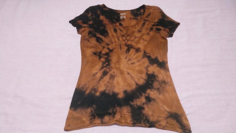 Aprende a crear camisetas únicas con la técnica de cómo hacer camisetas desteñidas