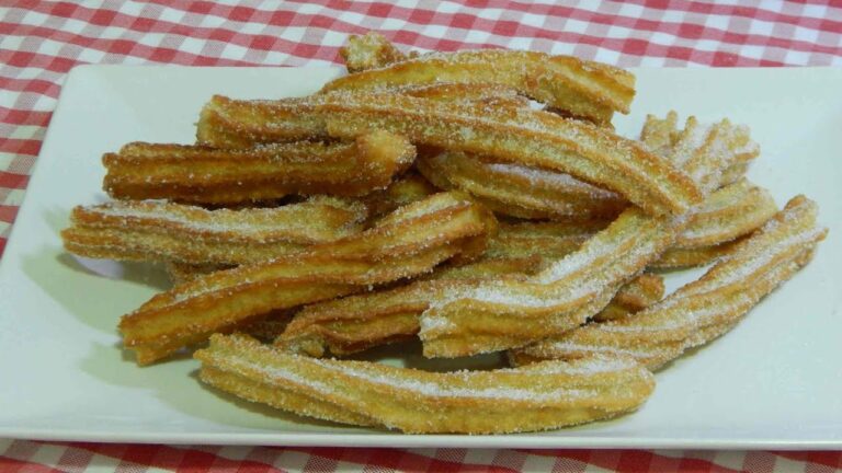 Descubre el secreto para hacer churros esponjosos en casa