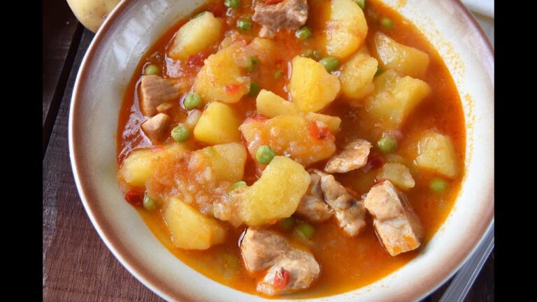 Patatas cocidas con carne: Domina el arte de preparar este plato irresistiblemente delicioso