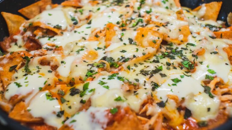Aprende a preparar deliciosos chilaquiles con pollo en pocos pasos